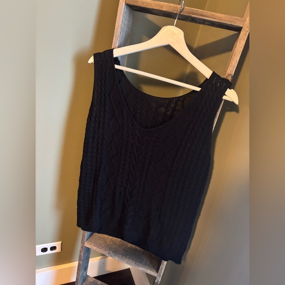 Lightweight Sweater Tank - Picture 4 of 4